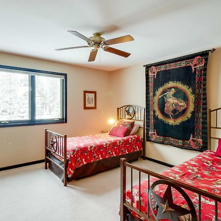 Idyllic Forested Breck Home Hot Tub And Ski Shuttle 브레켄리지 외부 사진